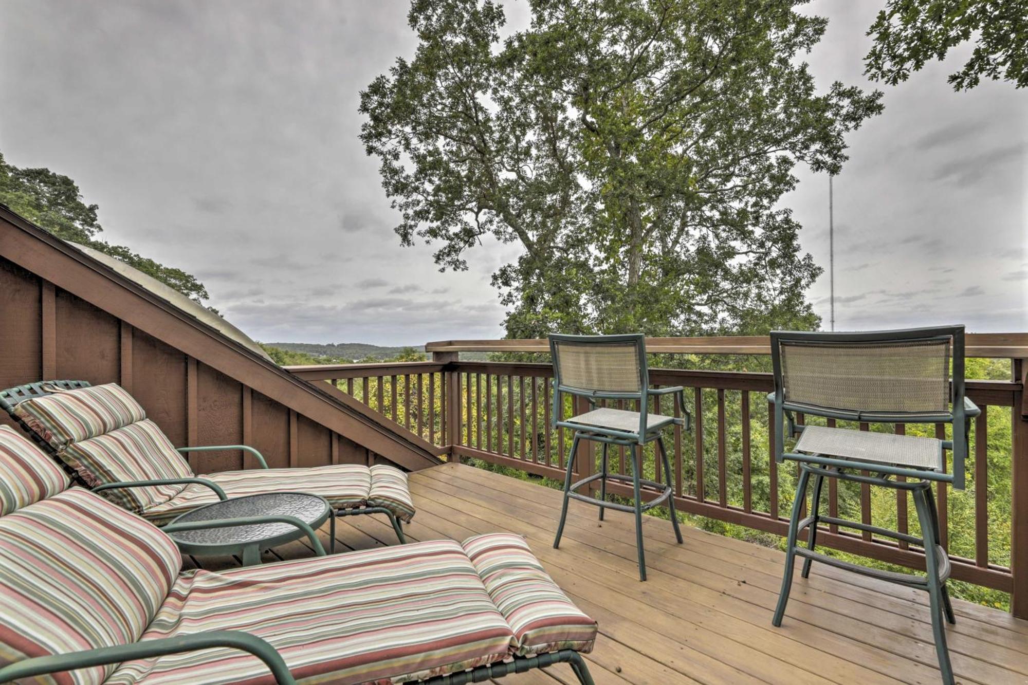Private Guest House With Deck And Spectacular Views! Uncasville Exteriér fotografie